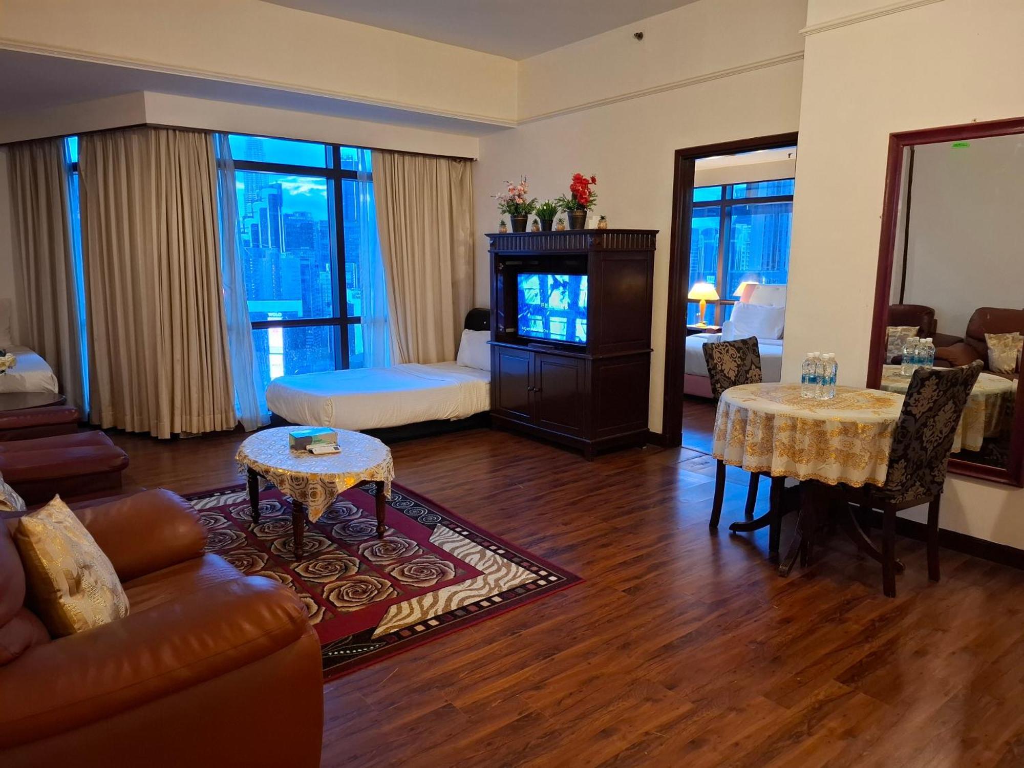 B Service Times Square Kl Apartment *
