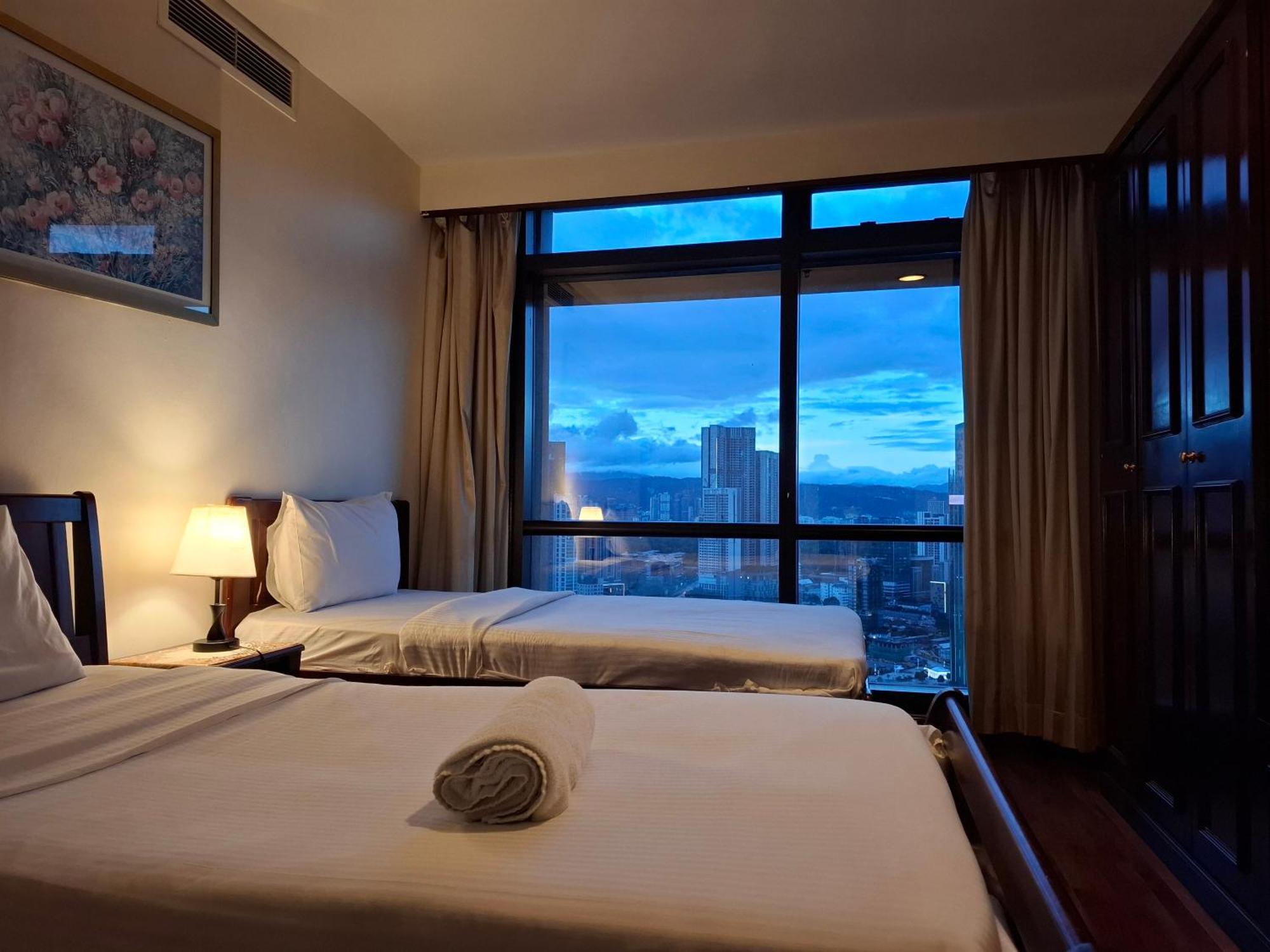 B Service Times Square Kl Apartment